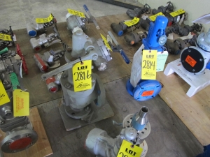 VALVE, RELIEF TYPE, 2" X 3" SIZE, 75 PSIG SET PRESSURE RATING, CARBON STL BASE MATERIAL, FLANGED CONNECTIONS, SS TRIM, PACKED LEVER CAP OPERATOR. STEAM SERVICE TPYICAL S/N TG57624 COMPLETE P/N 1905JC-2-CC-TD-33-RF-SS-HP, PART # 1905JC-2 (W-51) LOADING & HANDLING FEE $15-